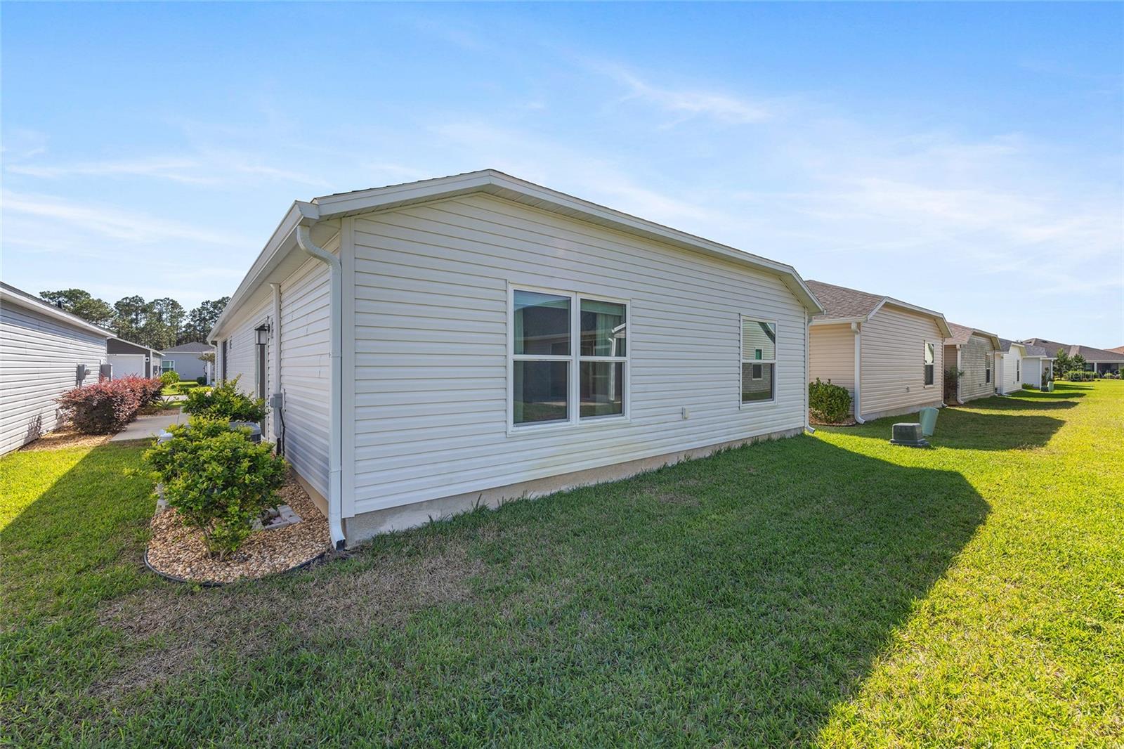 VILLAGES/SOUTHERN OAKS UN #127 - Residential