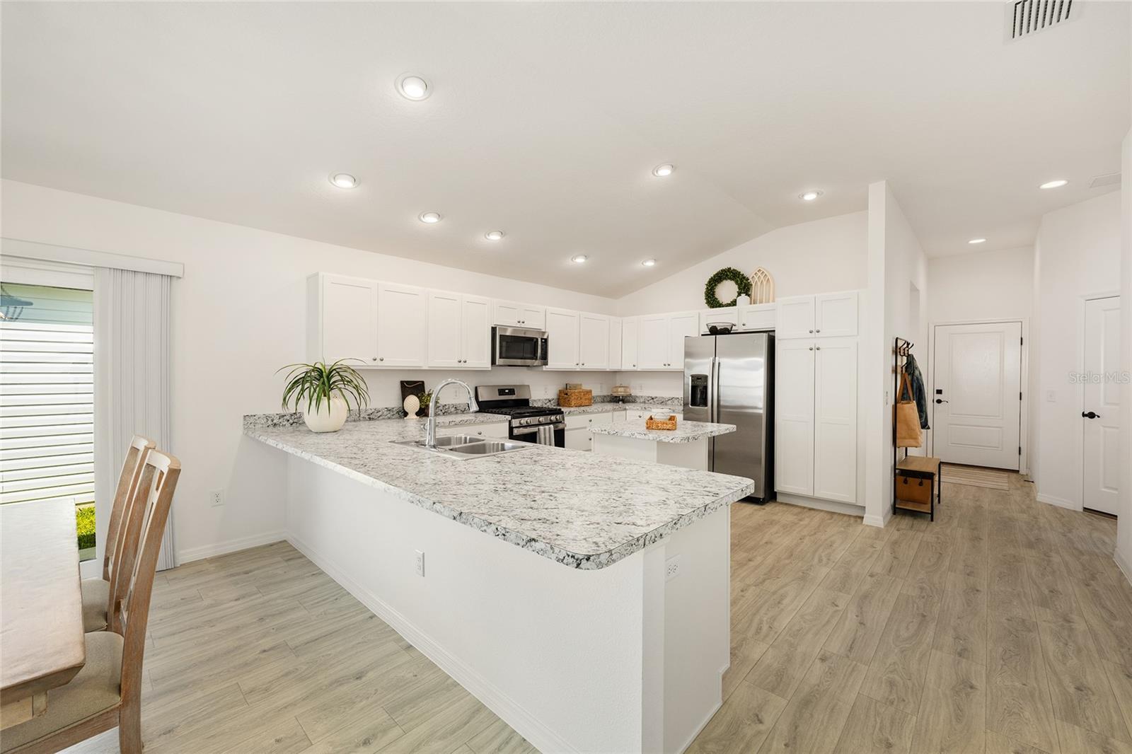 VILLAGES/SOUTHERN OAKS UN #127 - Residential