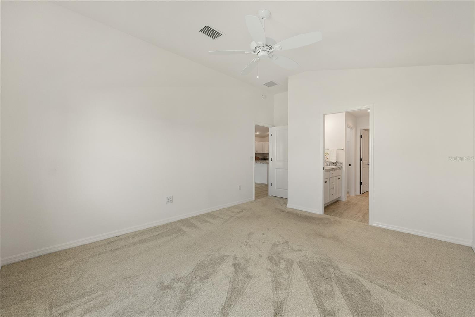 VILLAGES/SOUTHERN OAKS UN #127 - Residential