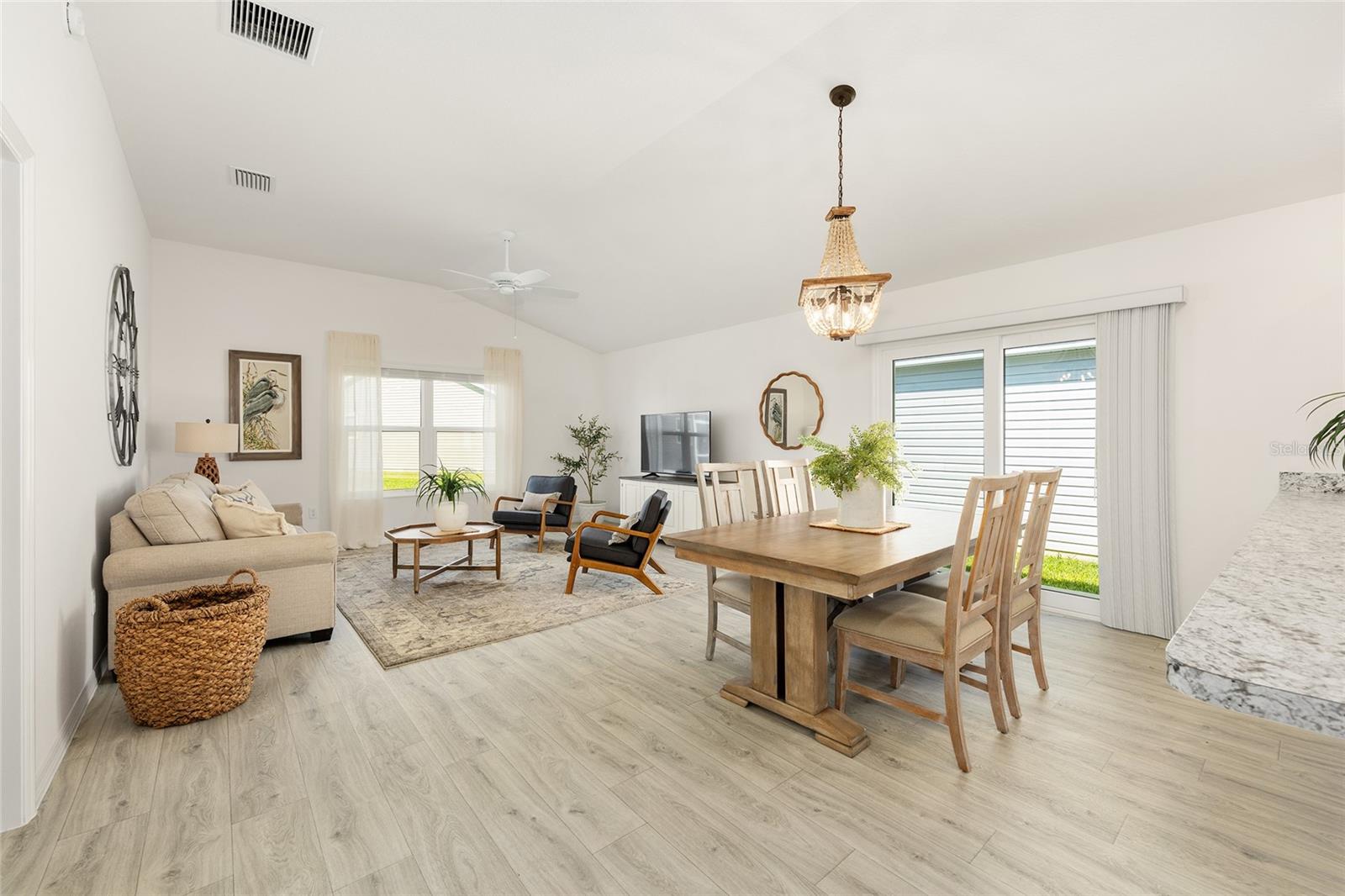 VILLAGES/SOUTHERN OAKS UN #127 - Residential
