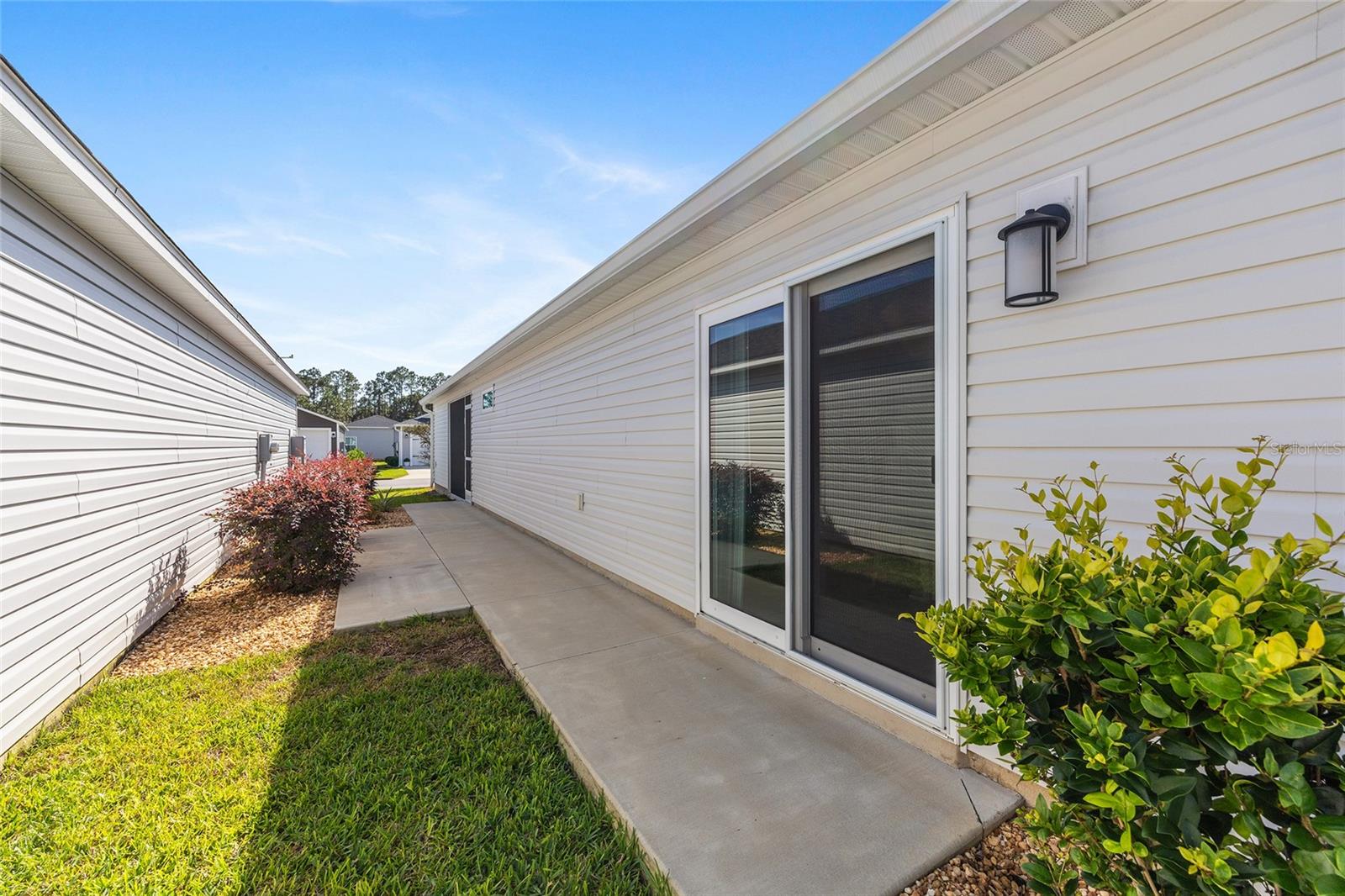 VILLAGES/SOUTHERN OAKS UN #127 - Residential