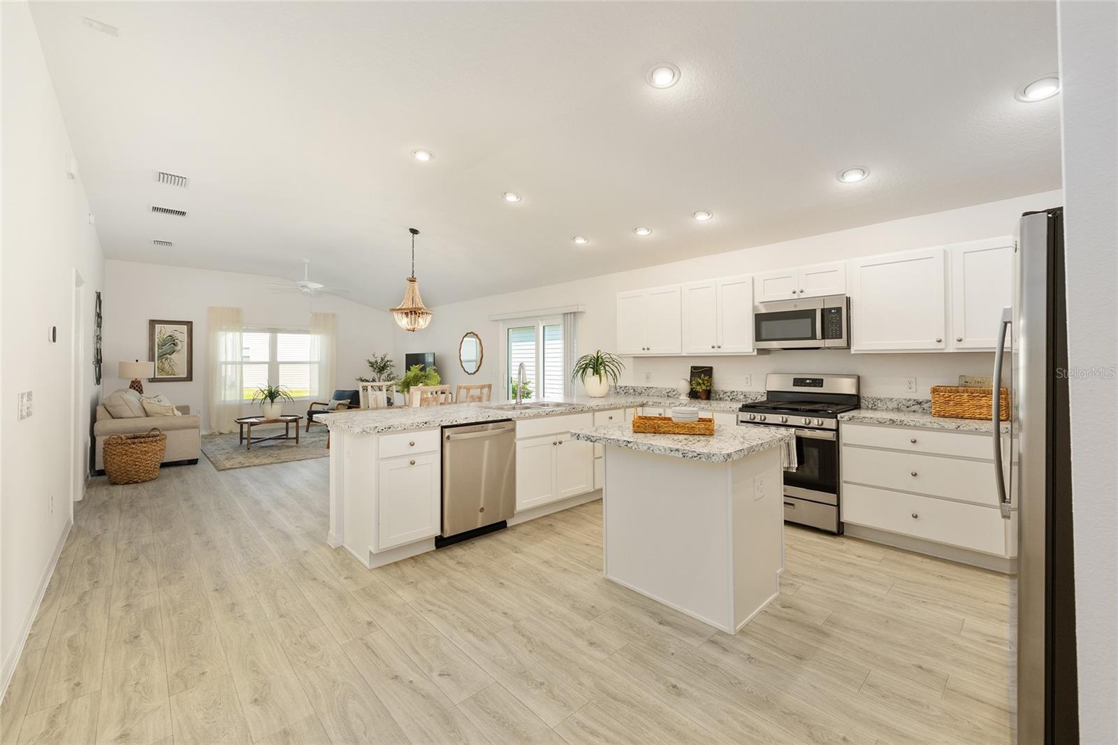 VILLAGES/SOUTHERN OAKS UN #127 - Residential