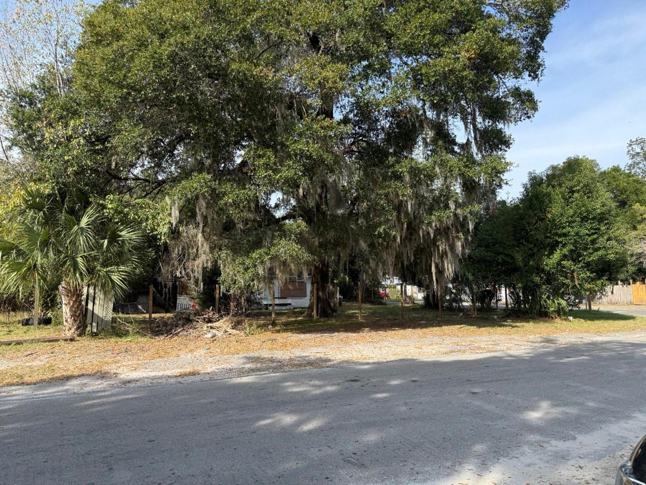 DOIG & ROBERTSONS ADDN-W R THOMAS - Commercial Sale