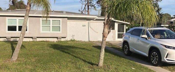 Newly renovated 2 bedrooms 1 bathroom house with a fully equipped kitchen and a nice breakfast nook . Walking distance to all shopping and restaurants, located right on Tamiami Trail. Enjoy a vibe of fast growing city of North Port, call this place your home!