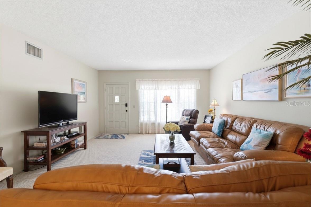 ON TOP OF THE WORLD - Residential