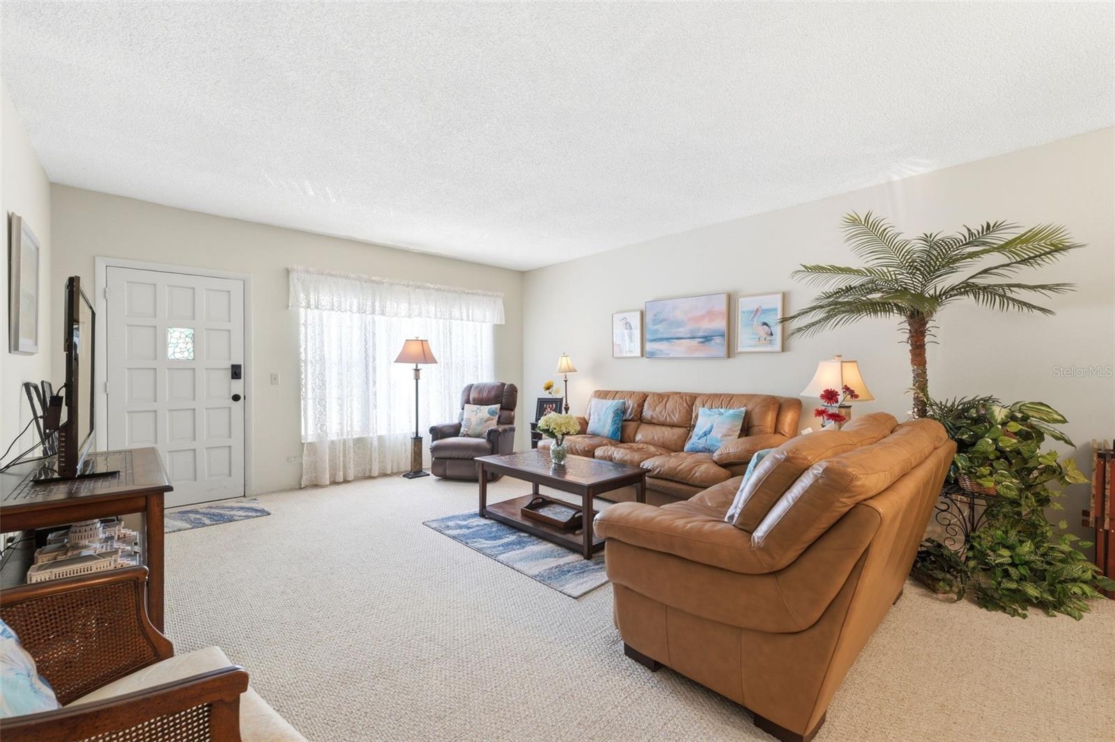 ON TOP OF THE WORLD - Residential