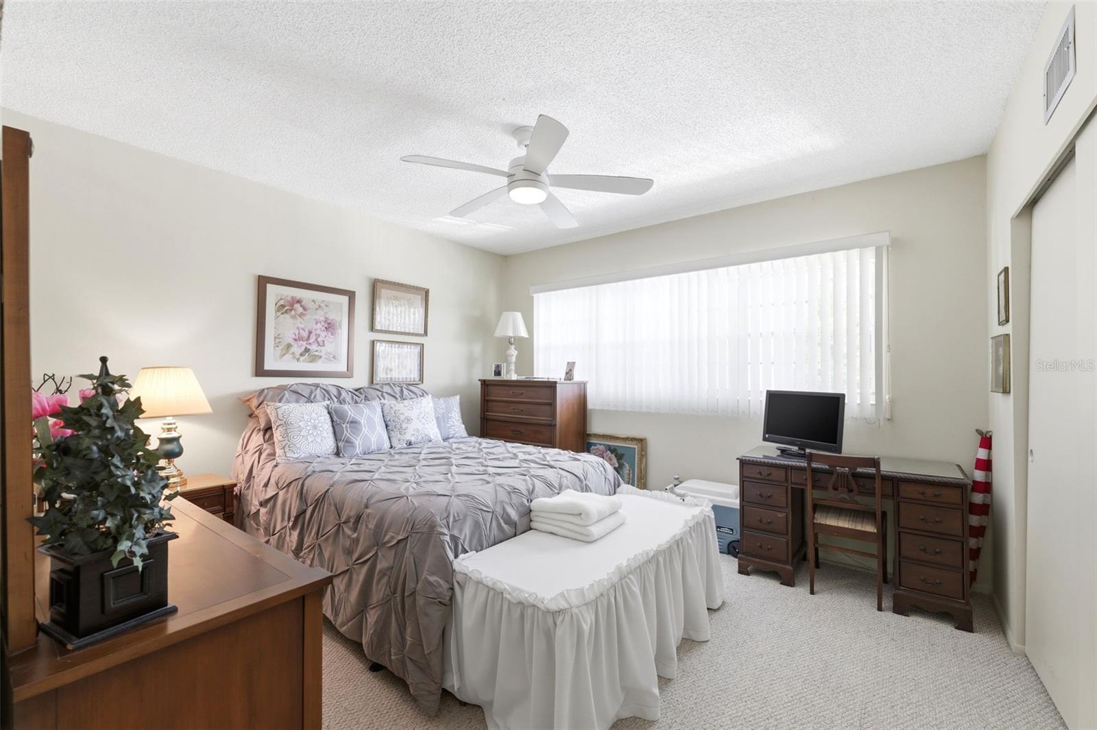 ON TOP OF THE WORLD - Residential