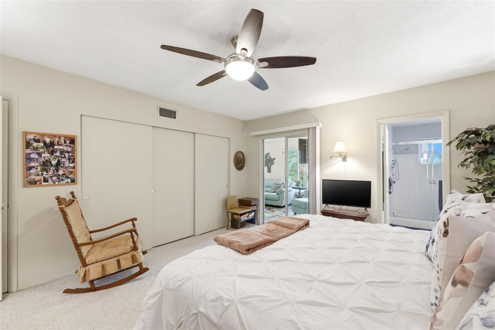 ON TOP OF THE WORLD - Residential