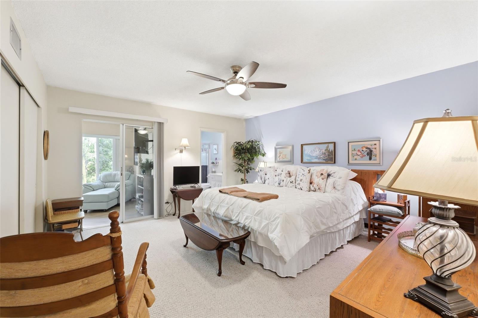 ON TOP OF THE WORLD - Residential