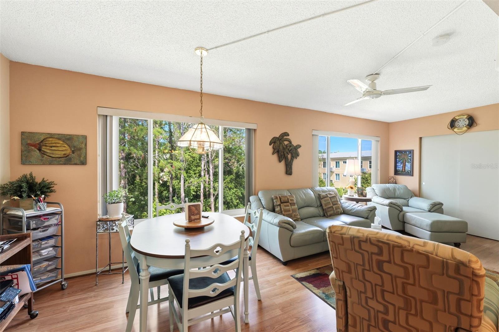 ON TOP OF THE WORLD - Residential