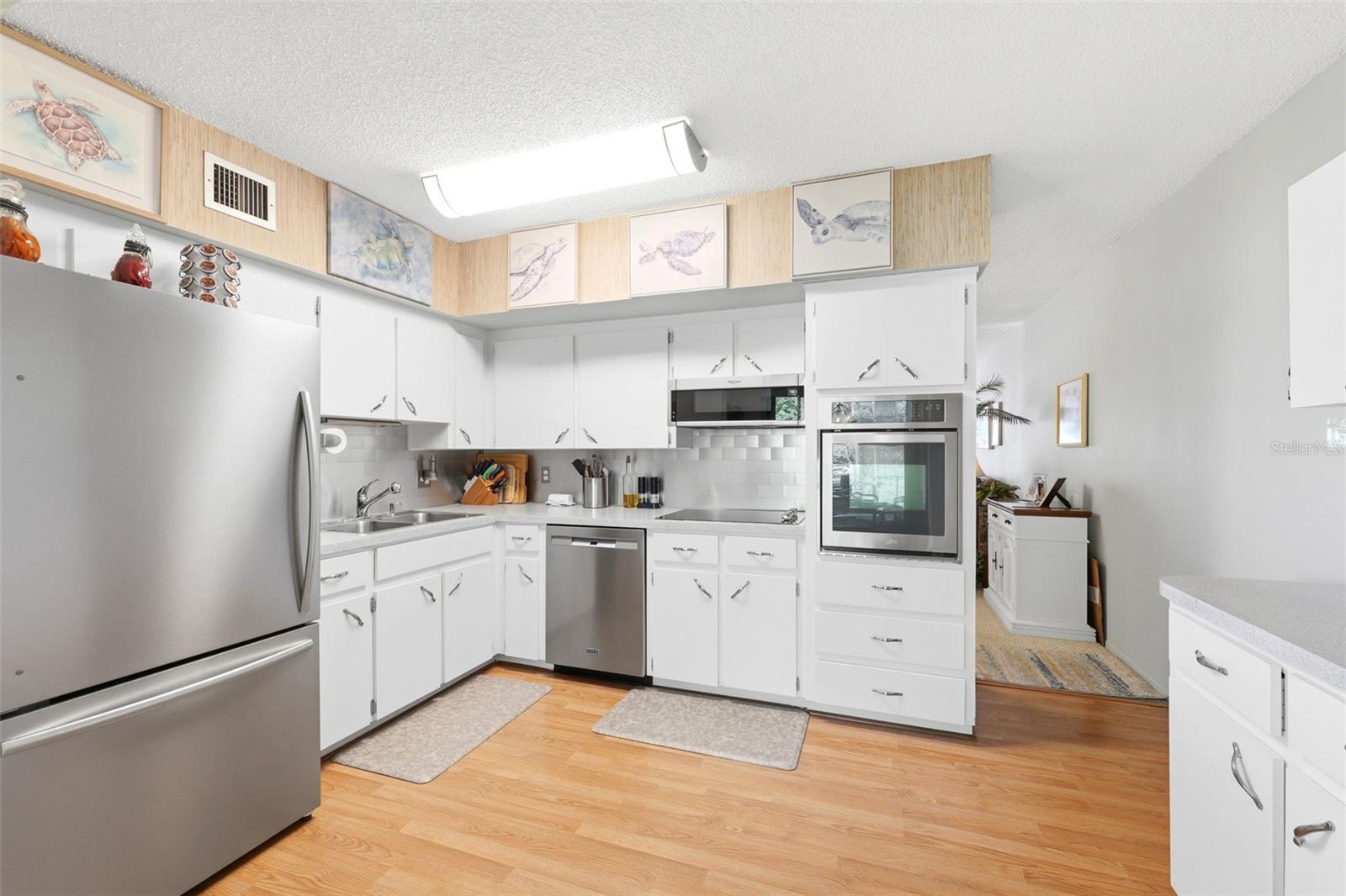 ON TOP OF THE WORLD - Residential