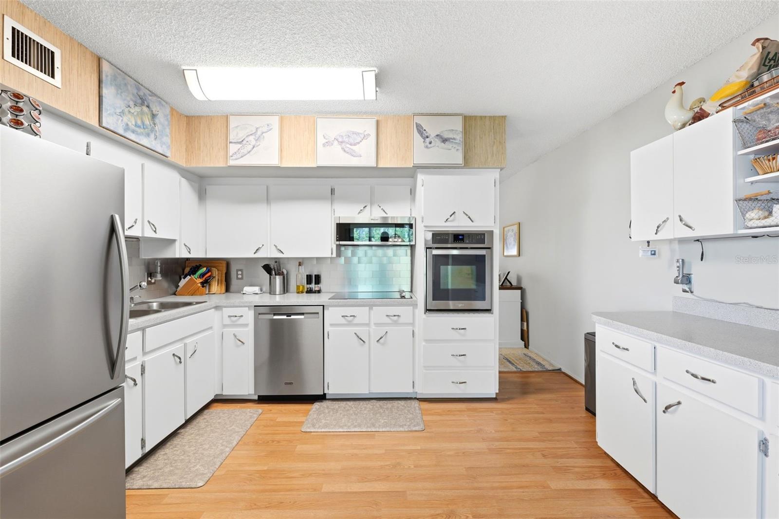 ON TOP OF THE WORLD - Residential