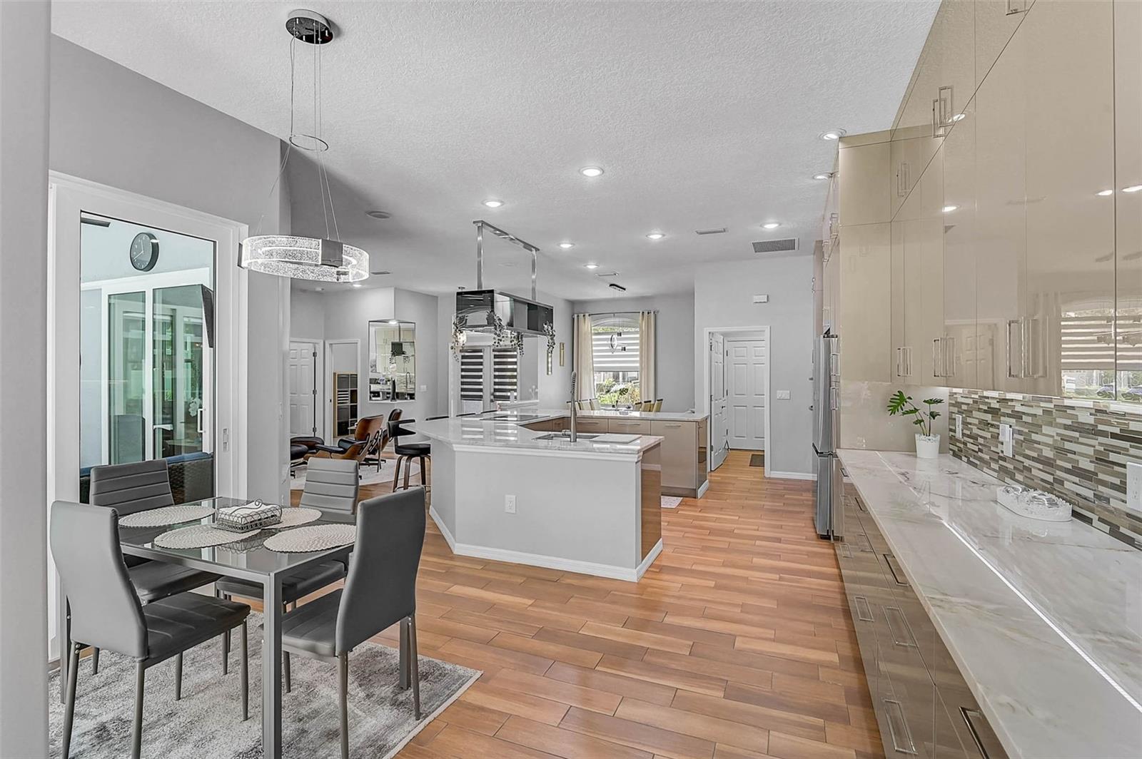 BAY OAKS ESTATES - Residential