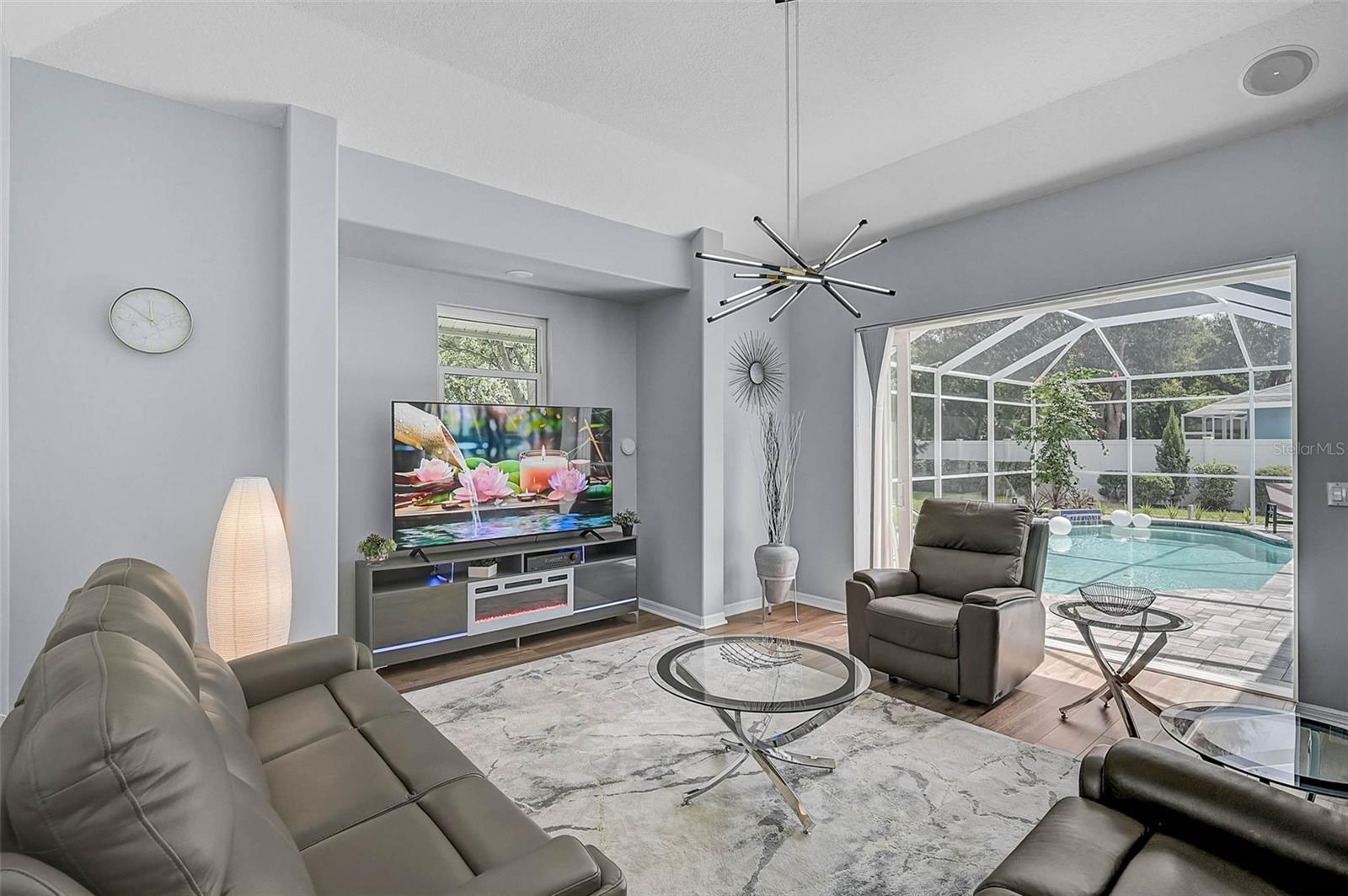 BAY OAKS ESTATES - Residential