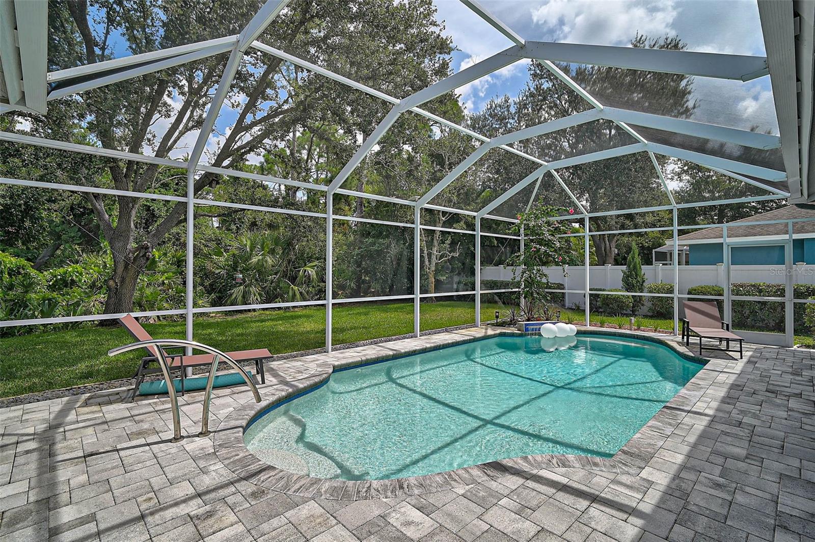 BAY OAKS ESTATES - Residential