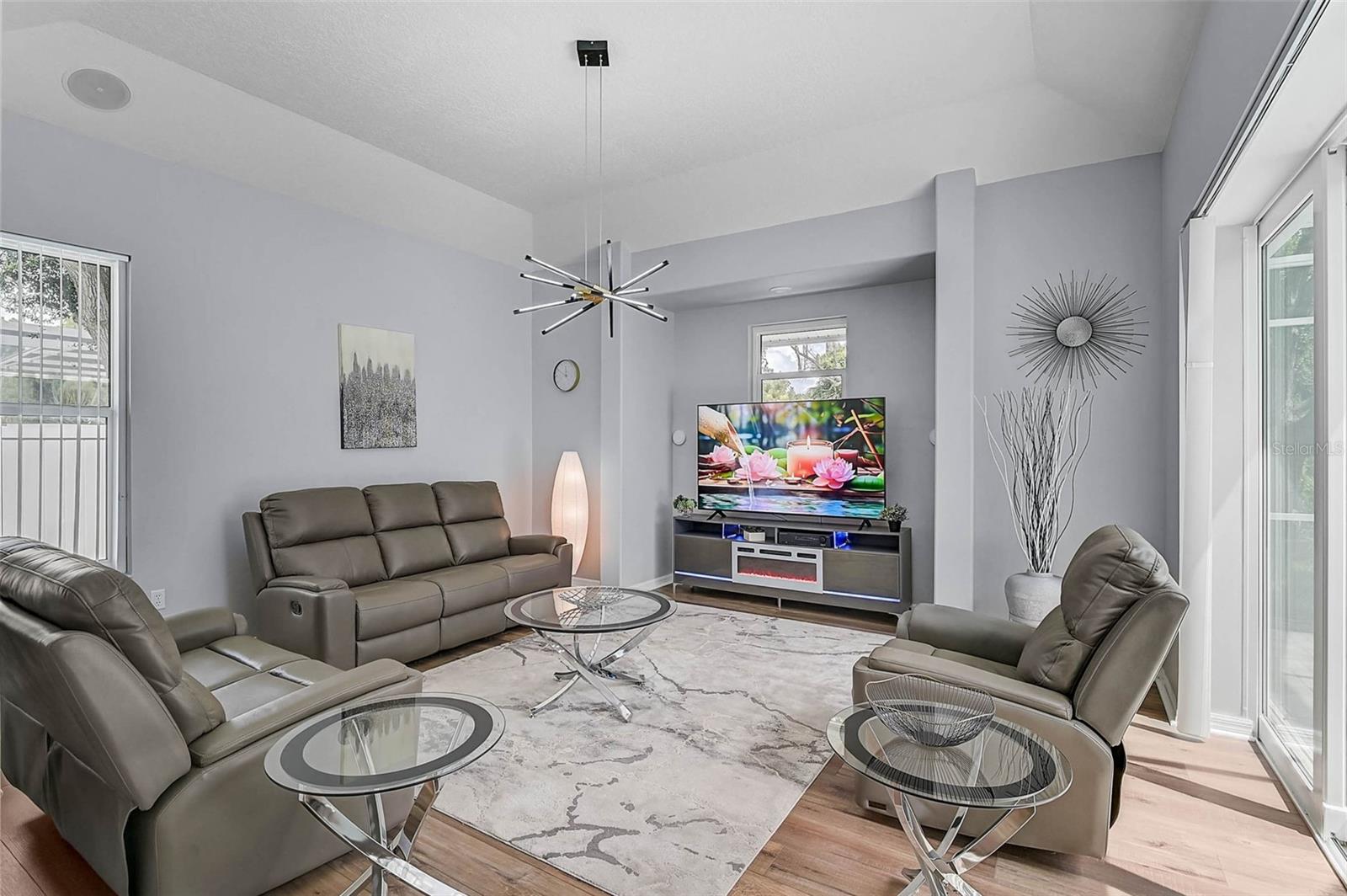 BAY OAKS ESTATES - Residential