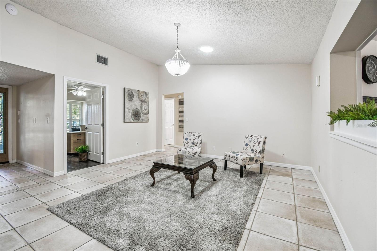 CARROLLWOOD SPGS UNIT 1 - Residential Lease