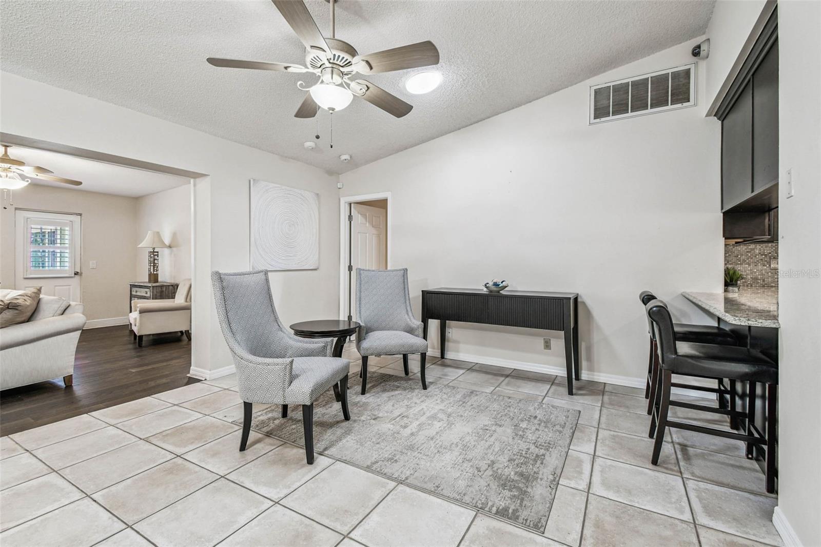 CARROLLWOOD SPGS UNIT 1 - Residential Lease