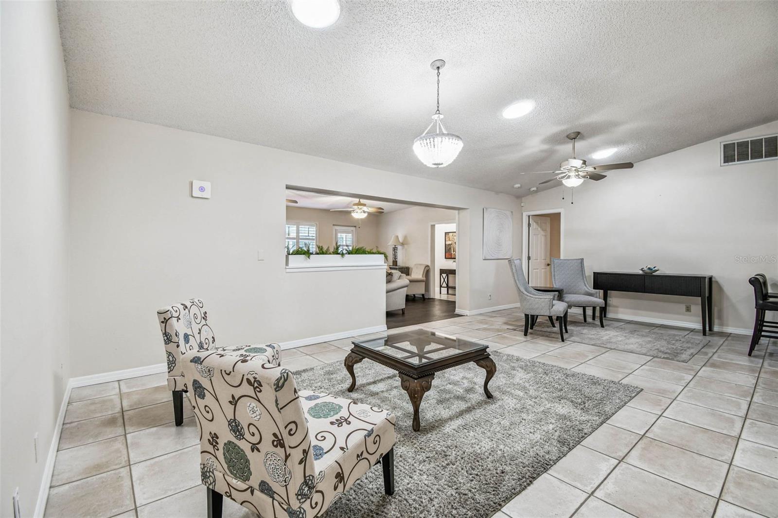 CARROLLWOOD SPGS UNIT 1 - Residential Lease