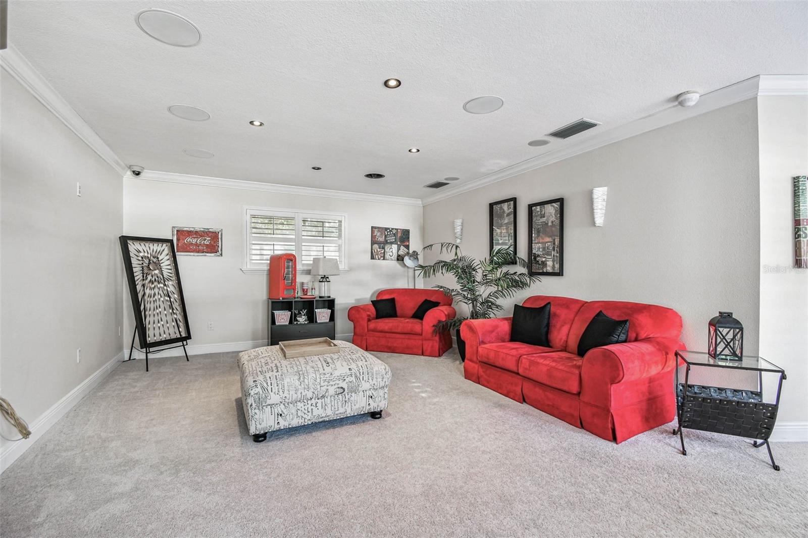 CARROLLWOOD SPGS UNIT 1 - Residential Lease