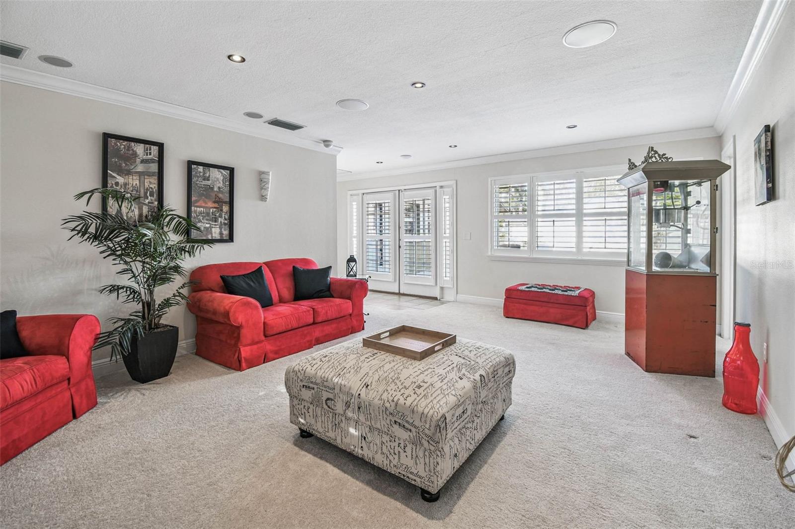 CARROLLWOOD SPGS UNIT 1 - Residential Lease