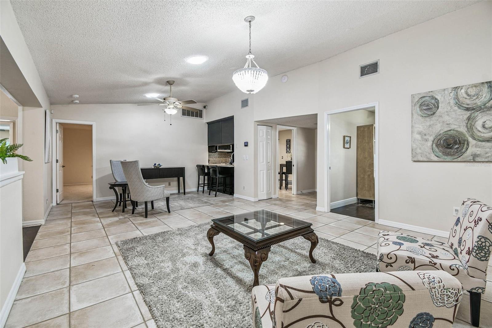 CARROLLWOOD SPGS UNIT 1 - Residential Lease