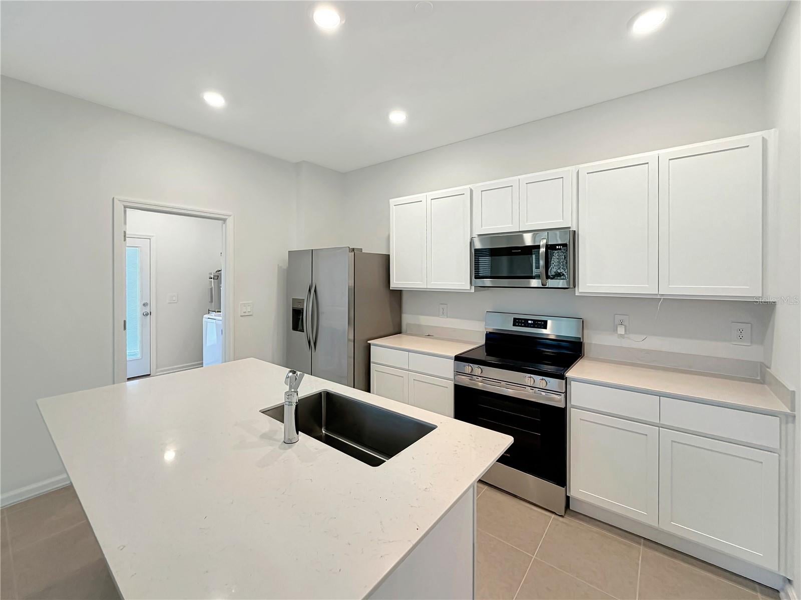 2212 RED SUN STREET