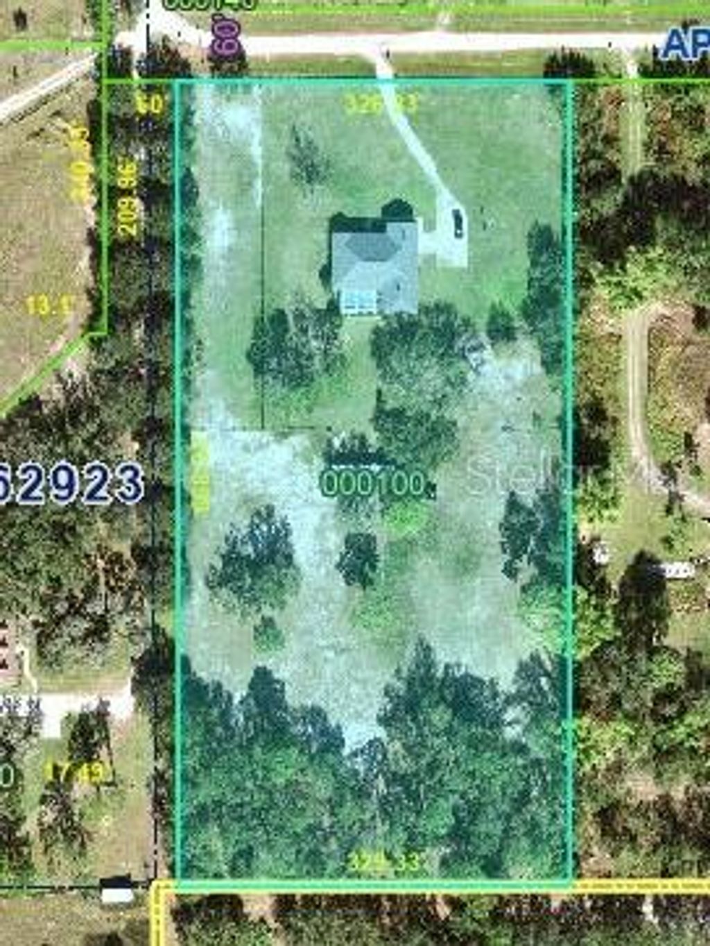 Photo of 10 Apple Tree Lane, Winter Haven, FL 33884 (MLS # P4936277)