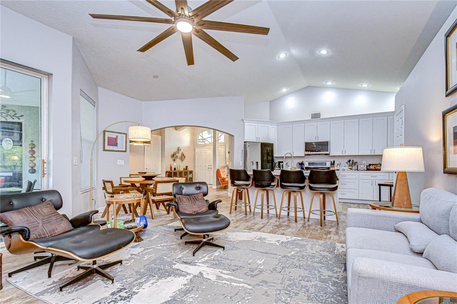 THOUSAND OAKS PH 06-9 - Residential