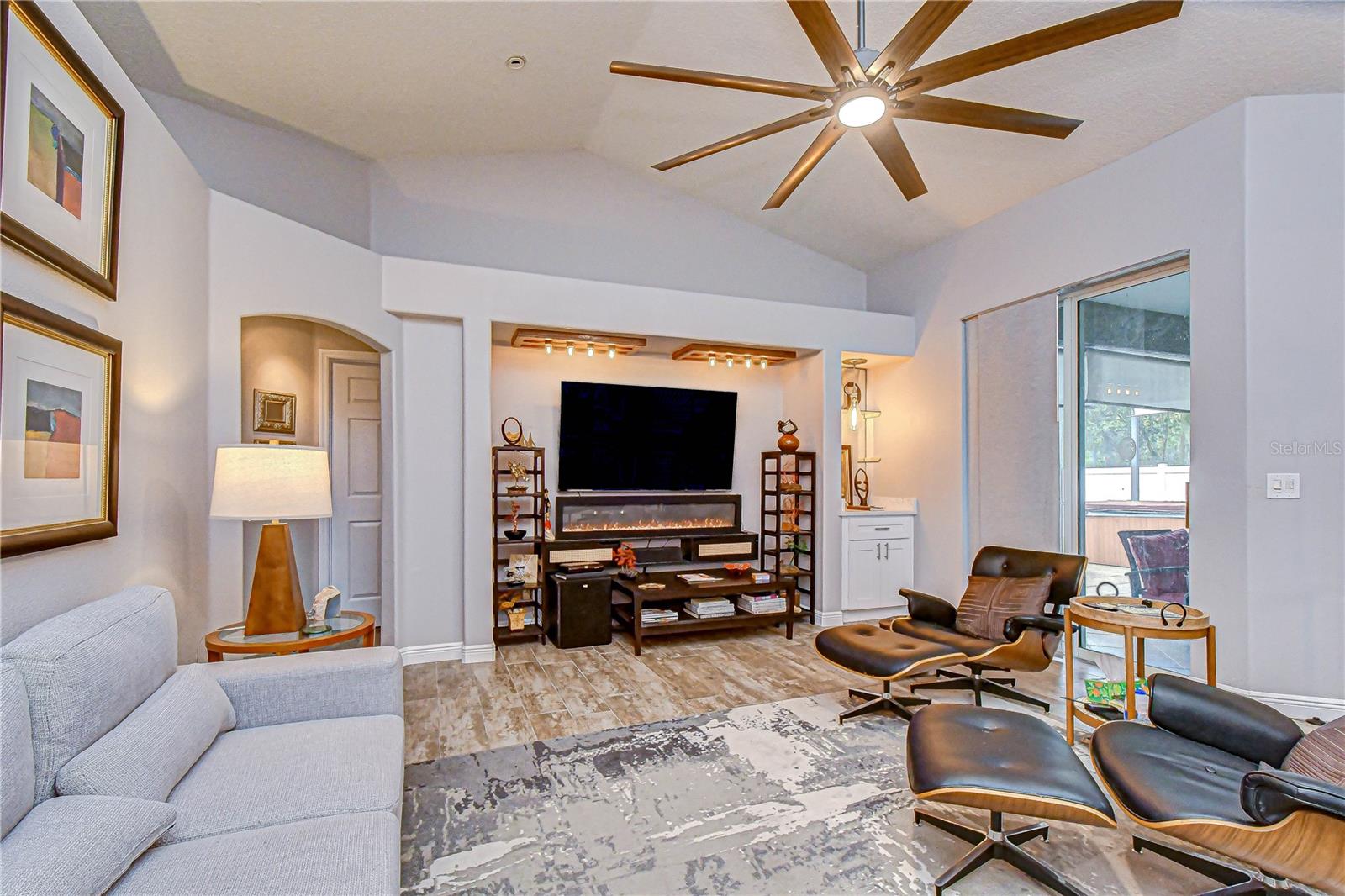 THOUSAND OAKS PH 06-9 - Residential