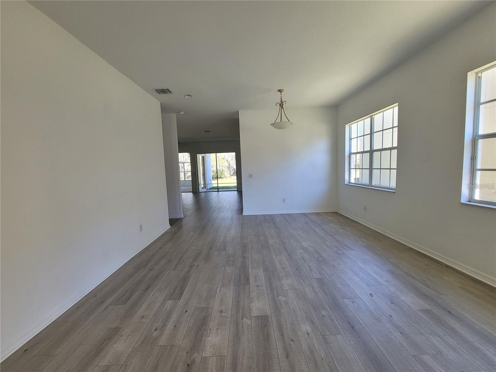 COUNTRY WALK - Residential Lease