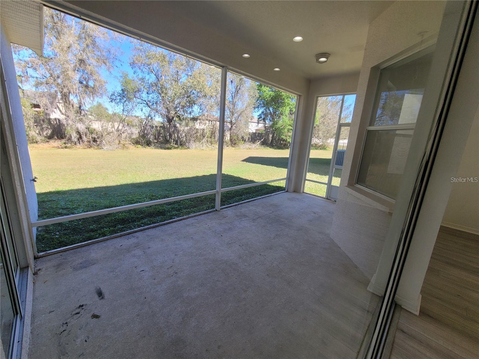 COUNTRY WALK - Residential Lease