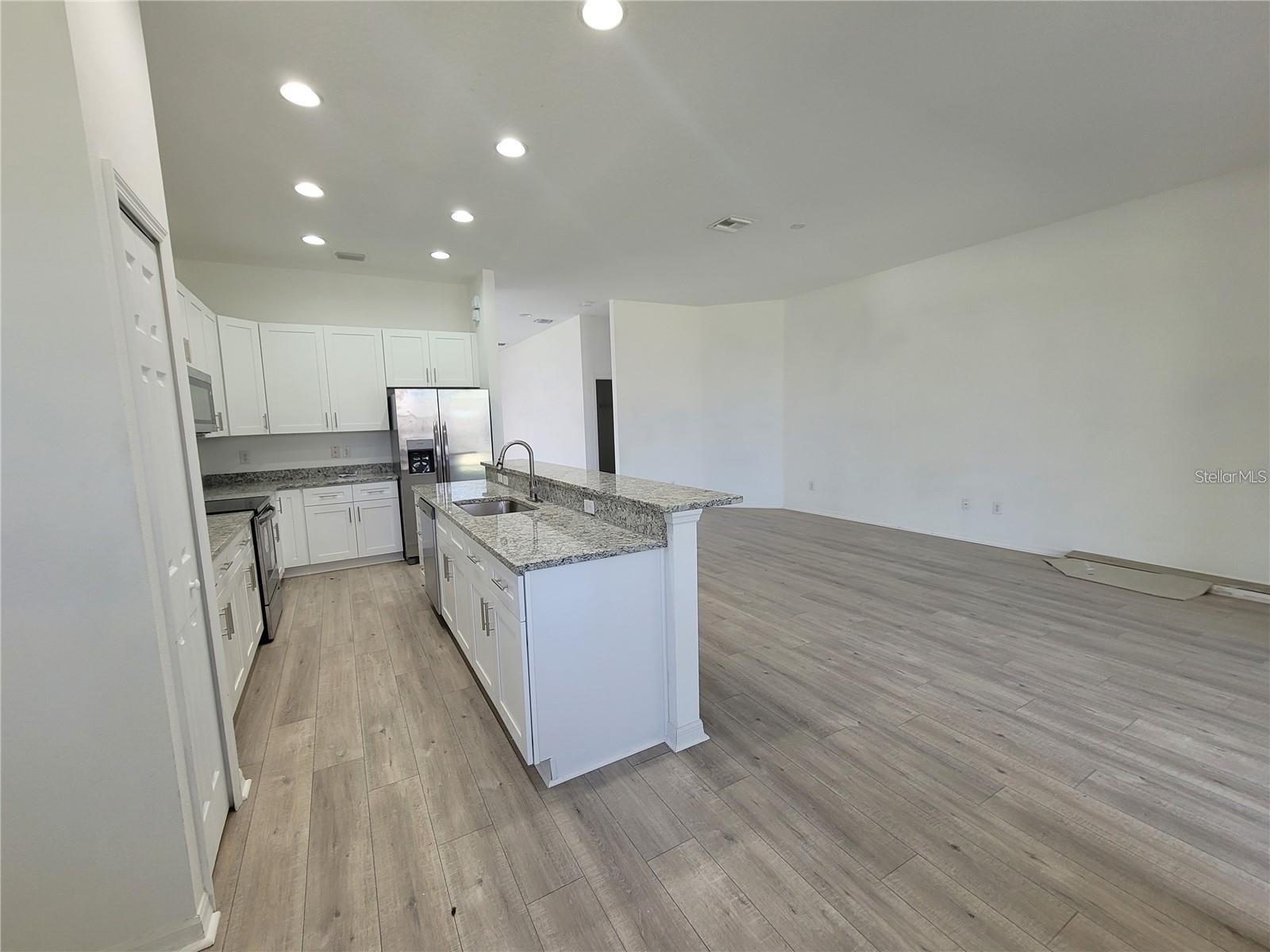 COUNTRY WALK - Residential Lease