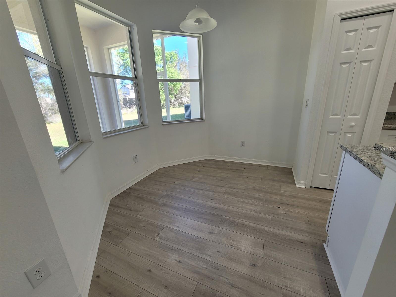 COUNTRY WALK - Residential Lease