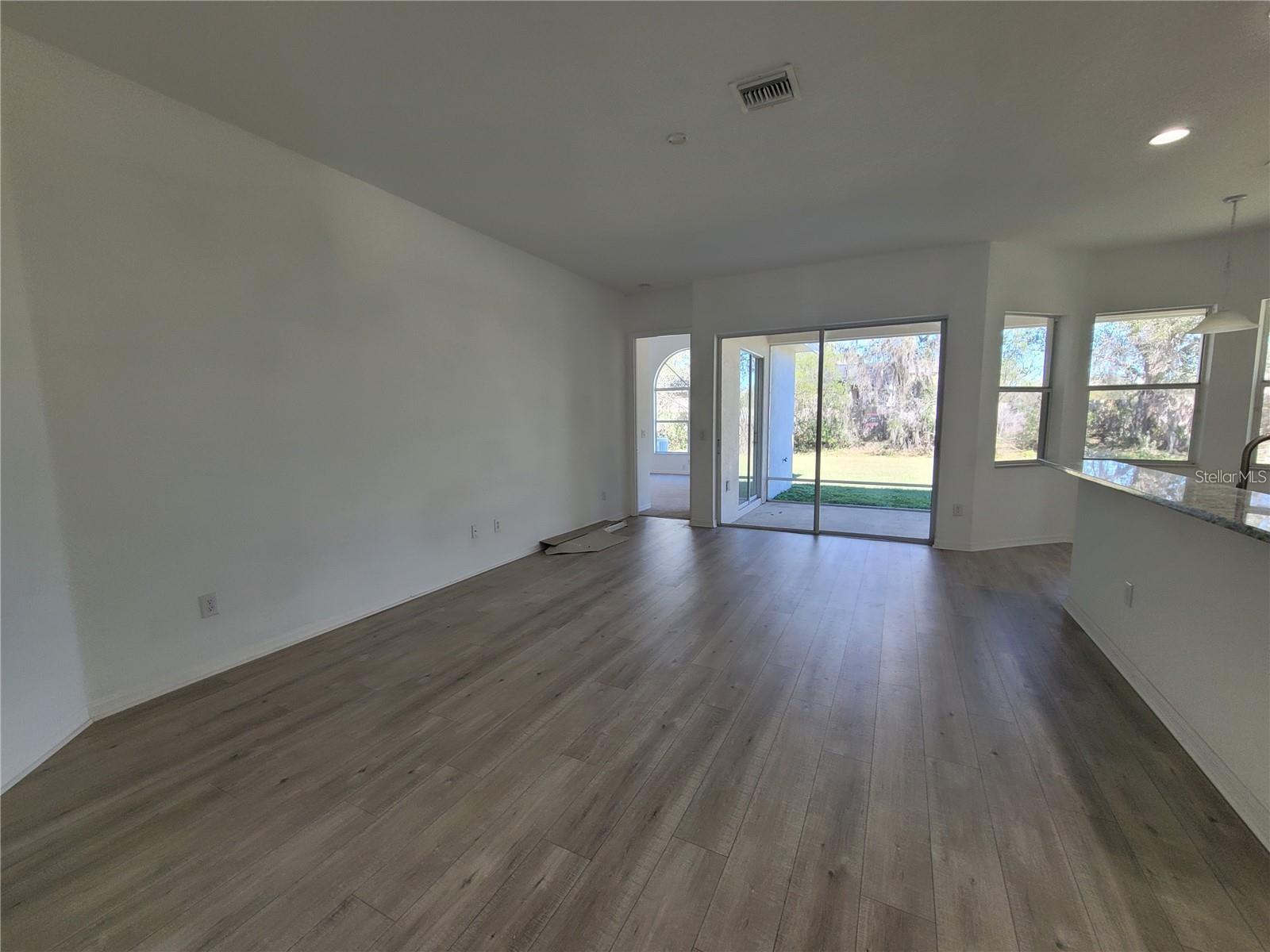 COUNTRY WALK - Residential Lease