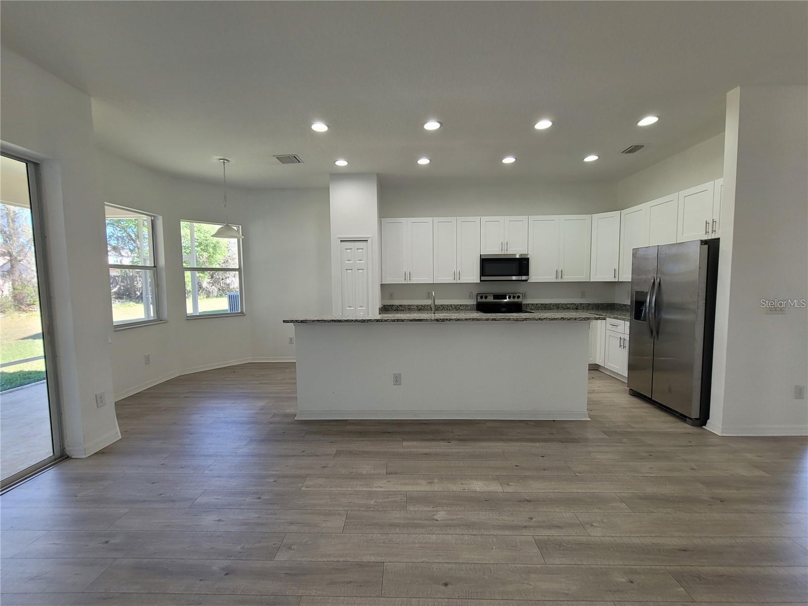 COUNTRY WALK - Residential Lease