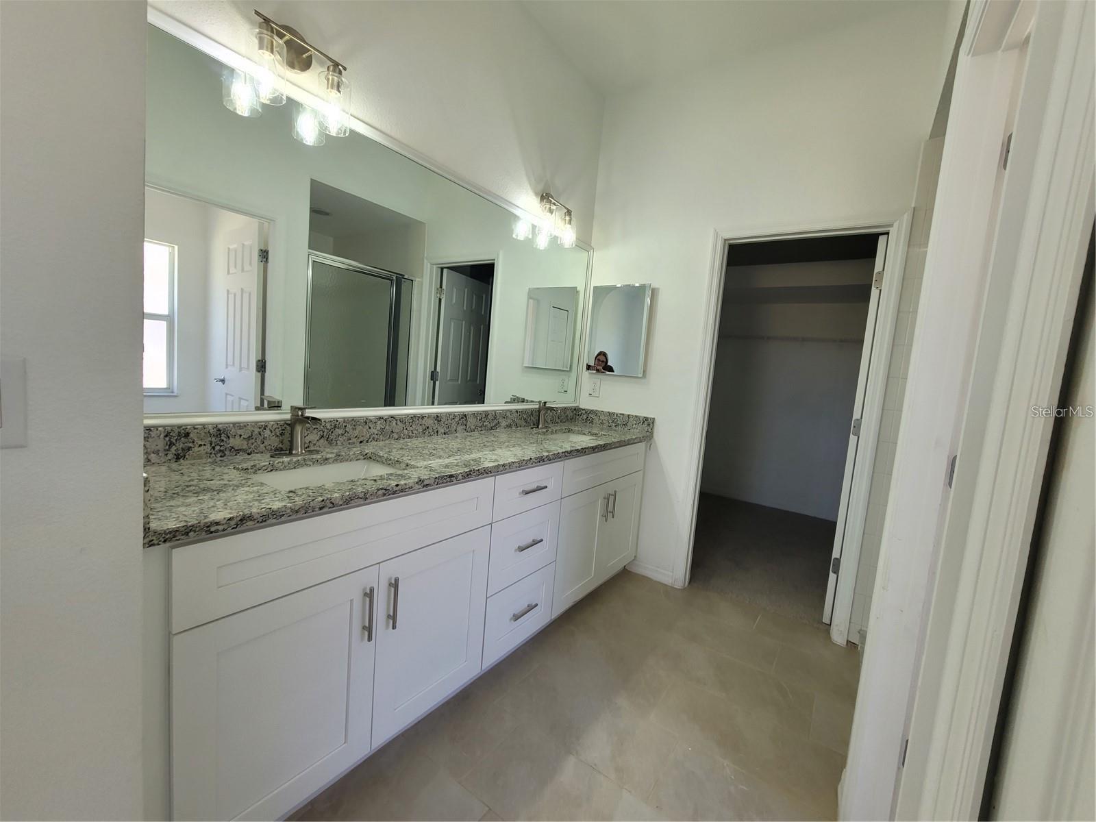 COUNTRY WALK - Residential Lease