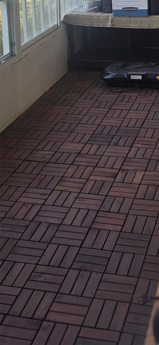 BAYSHORE ON THE LAKE APTS III SEC1 - Residential