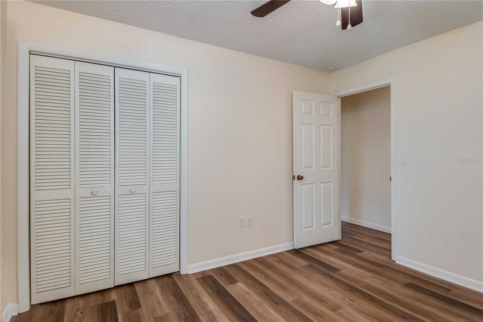 COUNTRY ESTATE - Residential Lease