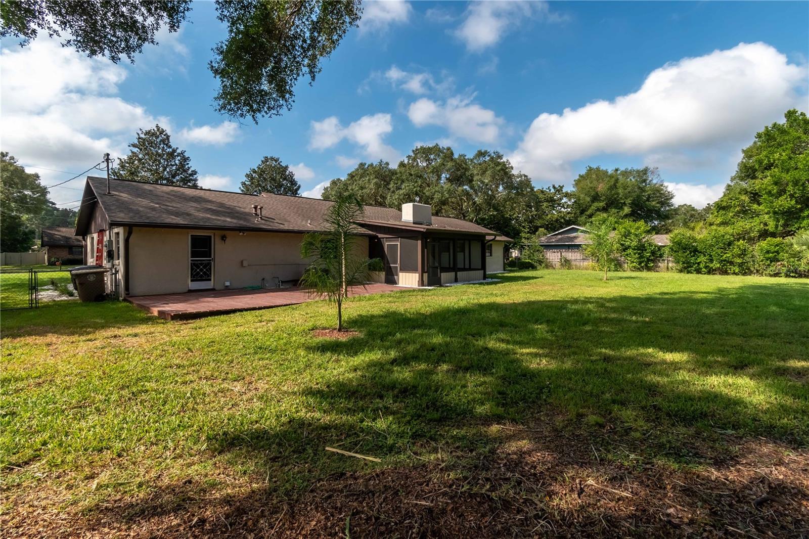 COUNTRY ESTATE - Residential Lease