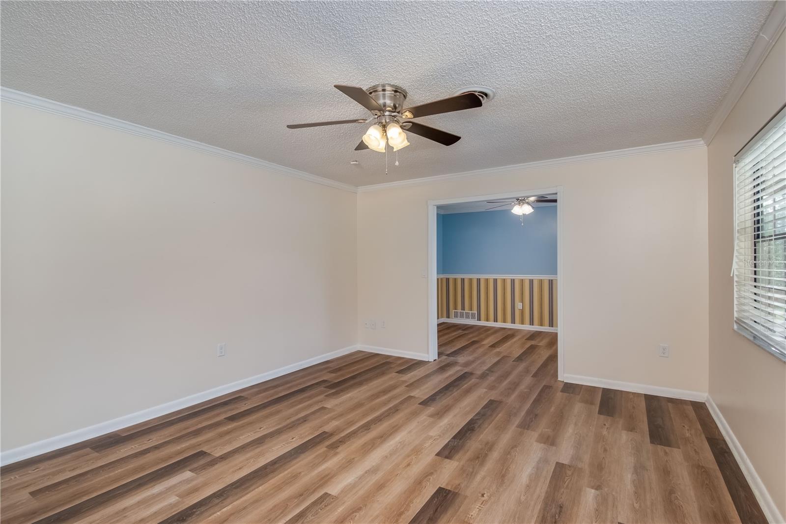 COUNTRY ESTATE - Residential Lease