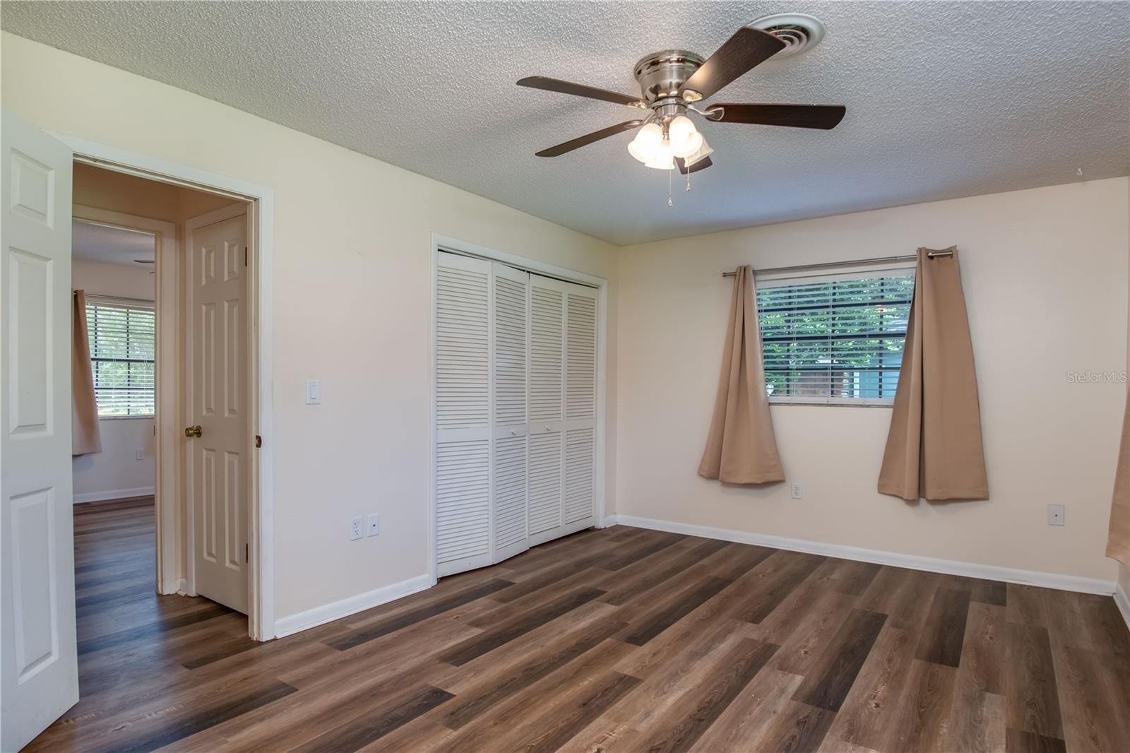 COUNTRY ESTATE - Residential Lease