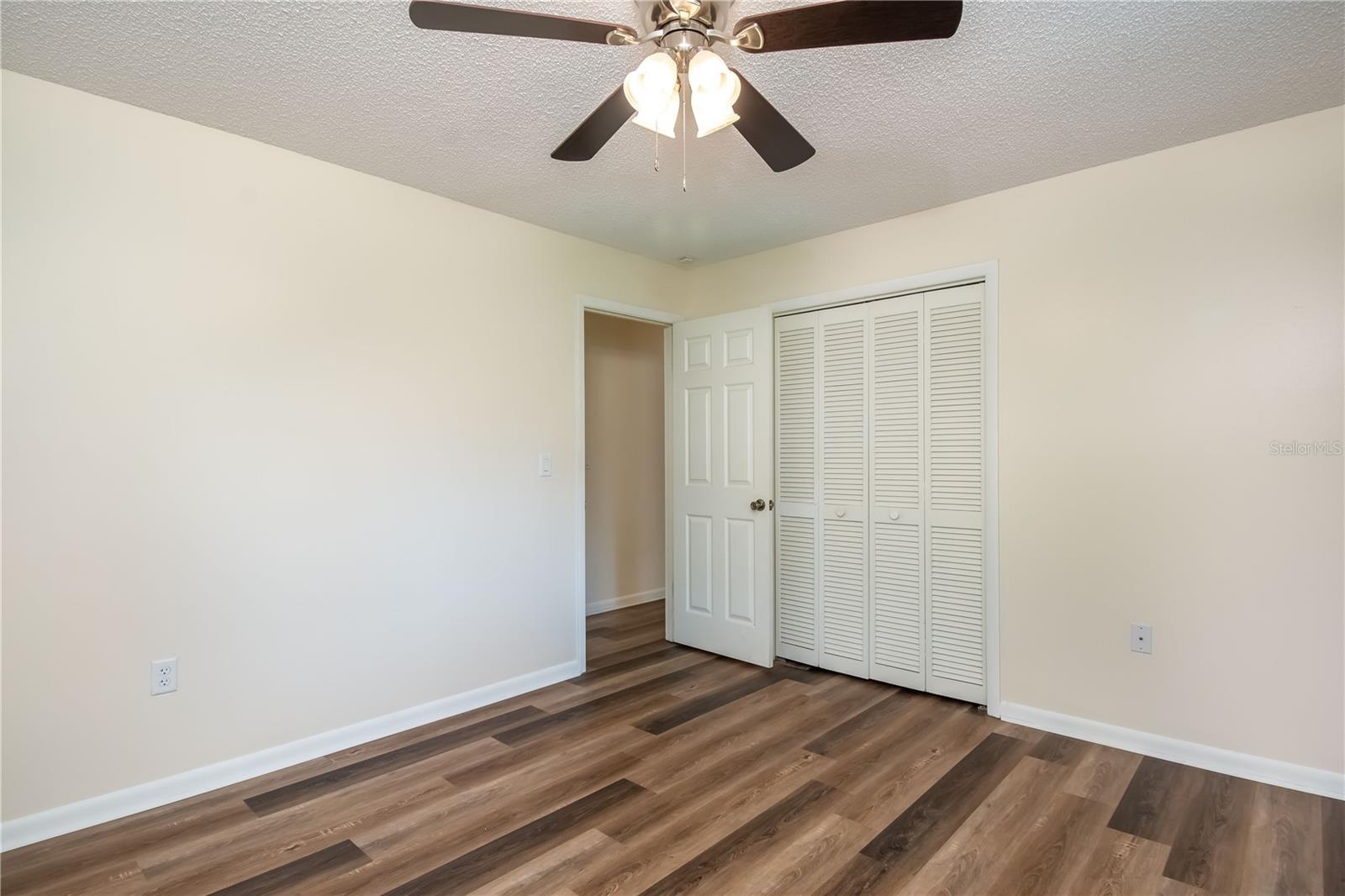 COUNTRY ESTATE - Residential Lease