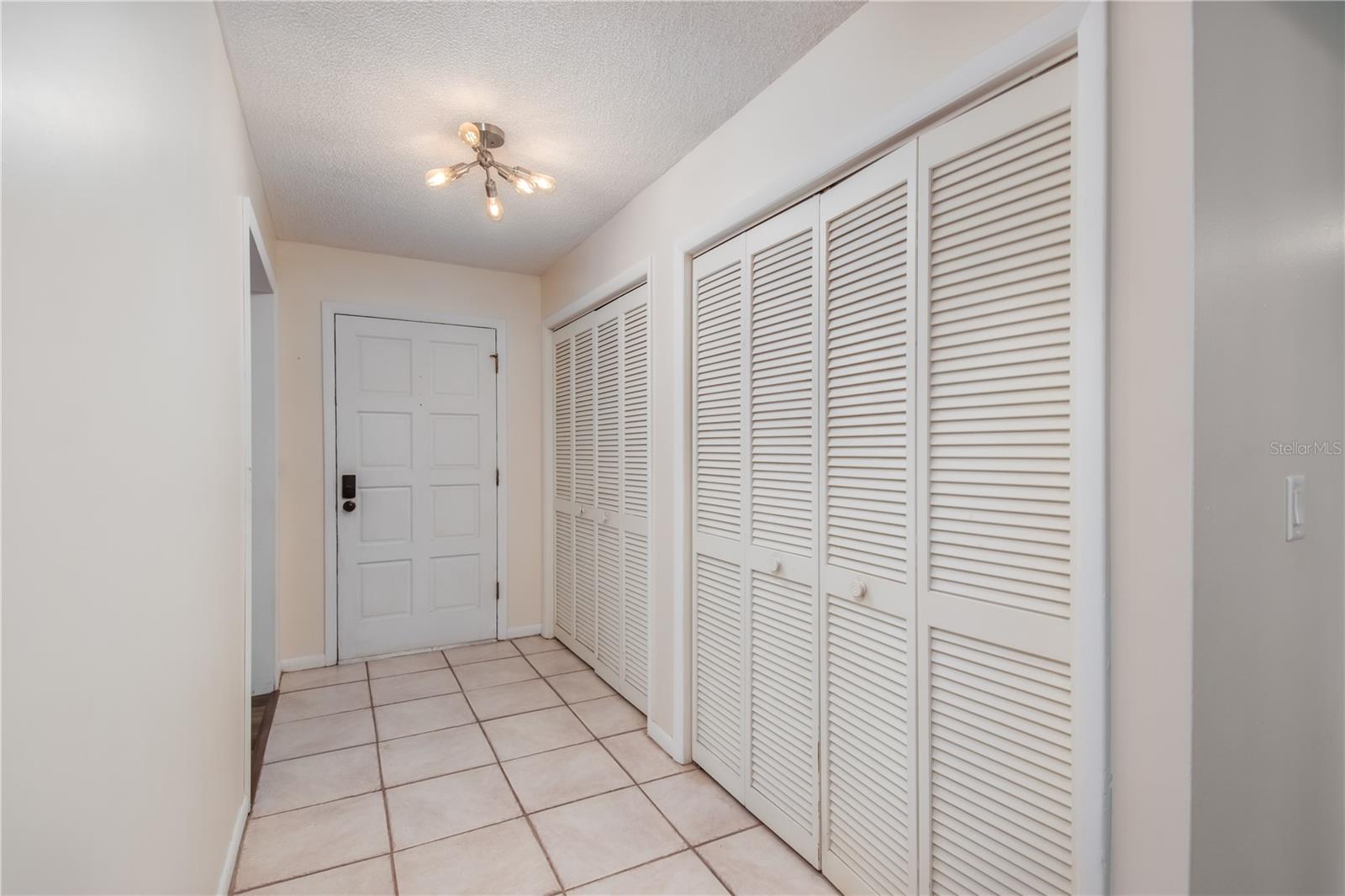 COUNTRY ESTATE - Residential Lease