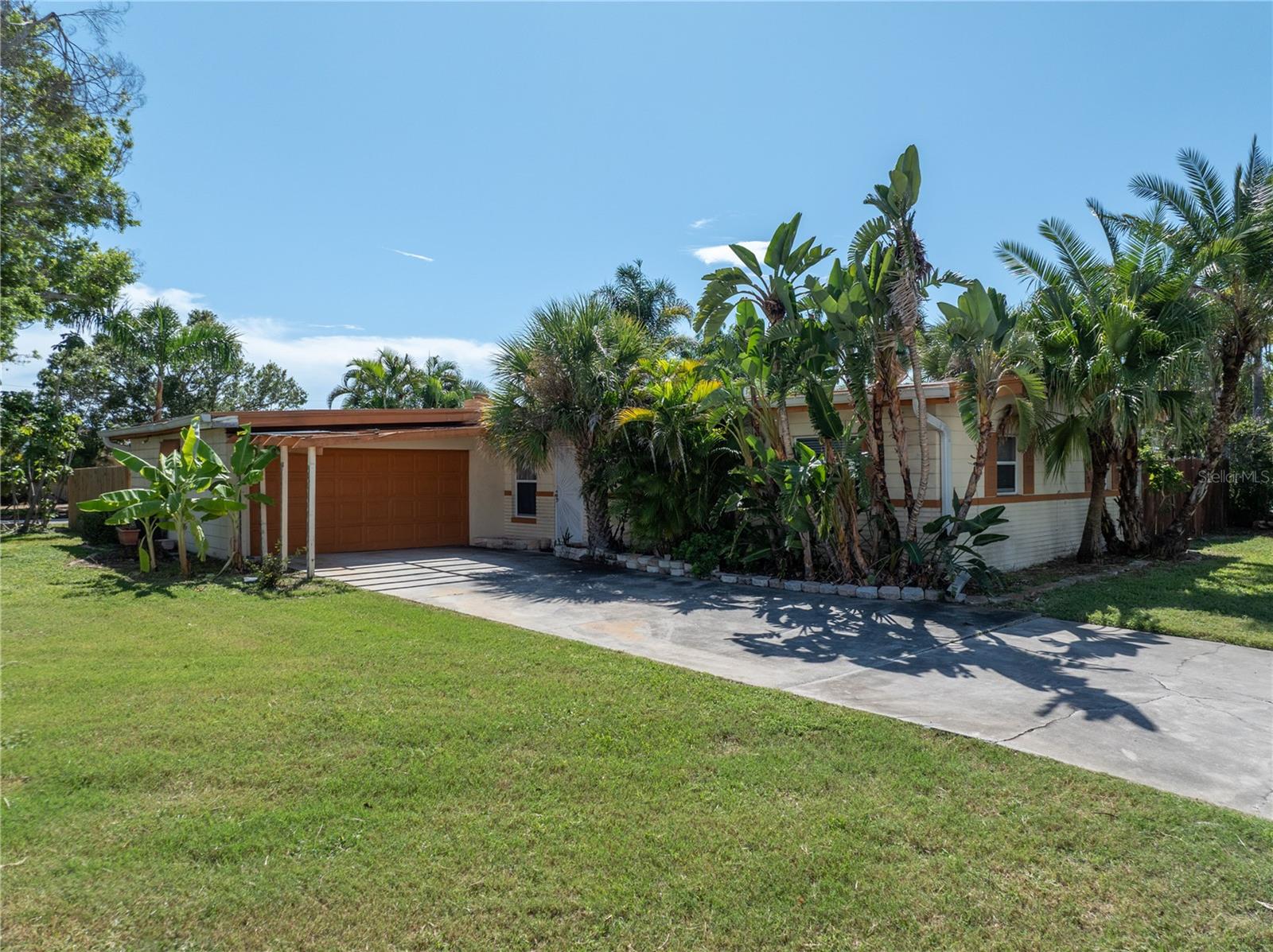 PASADENA ISLE - Residential