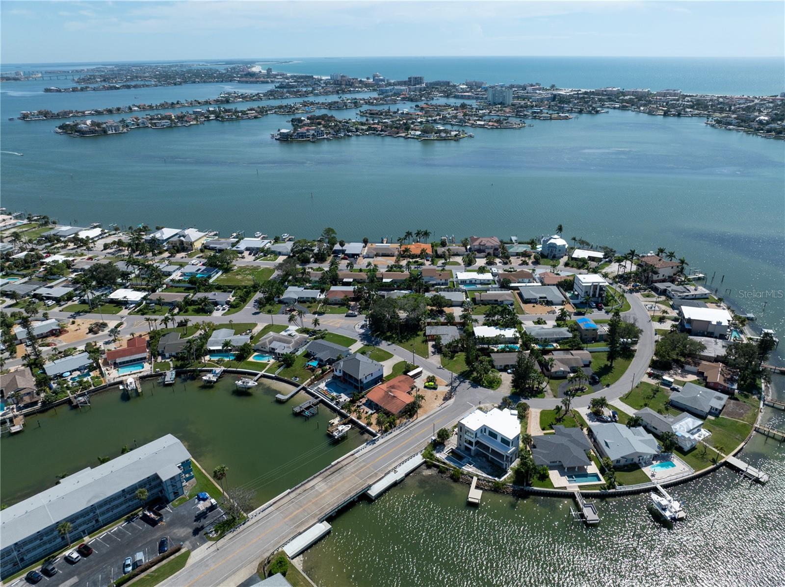 PASADENA ISLE - Residential