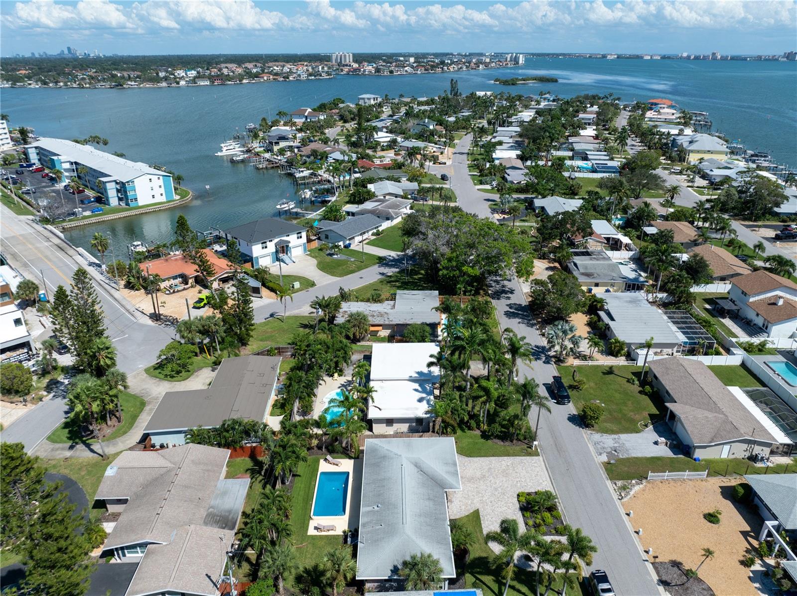 PASADENA ISLE - Residential