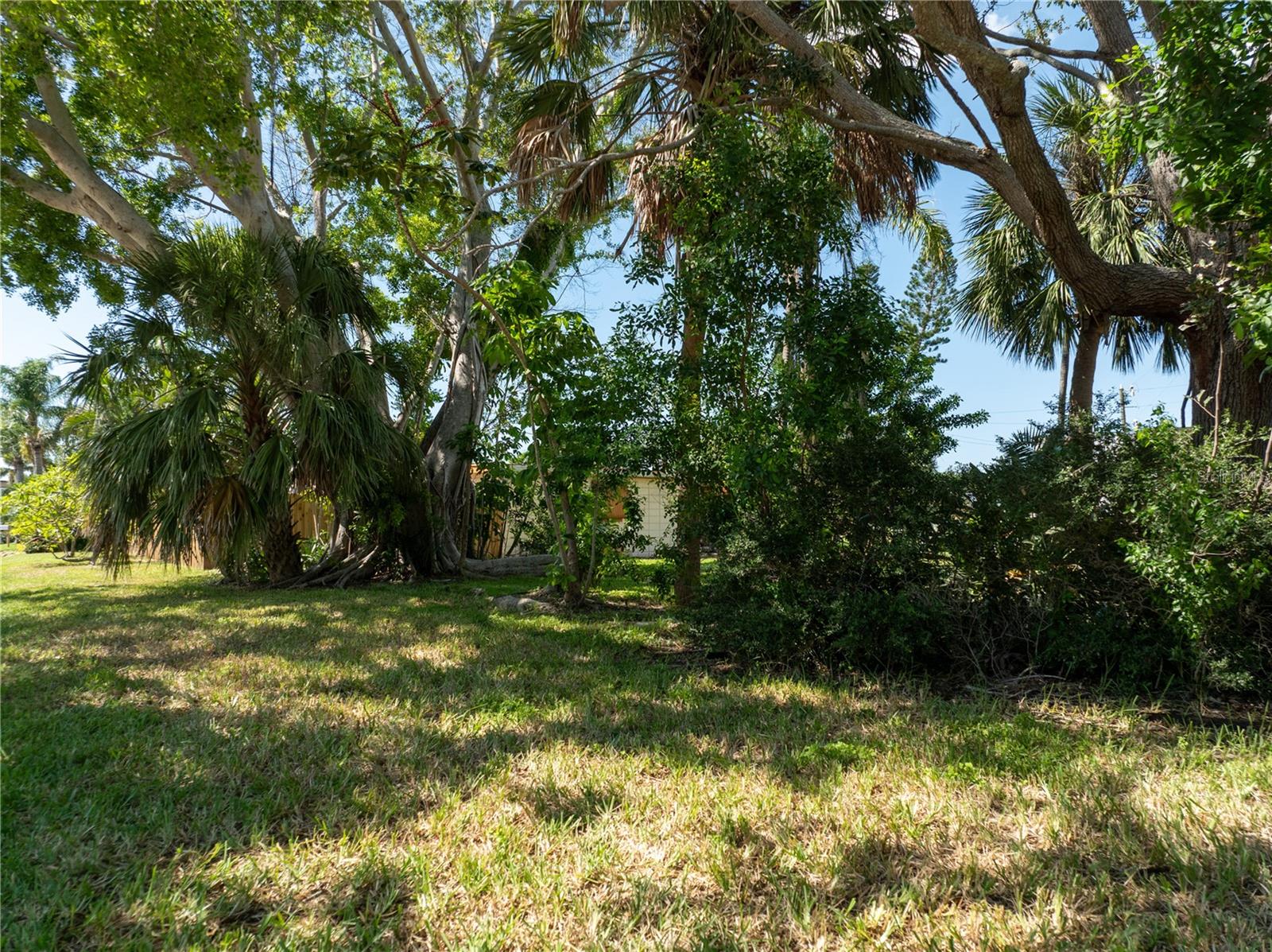 PASADENA ISLE - Residential