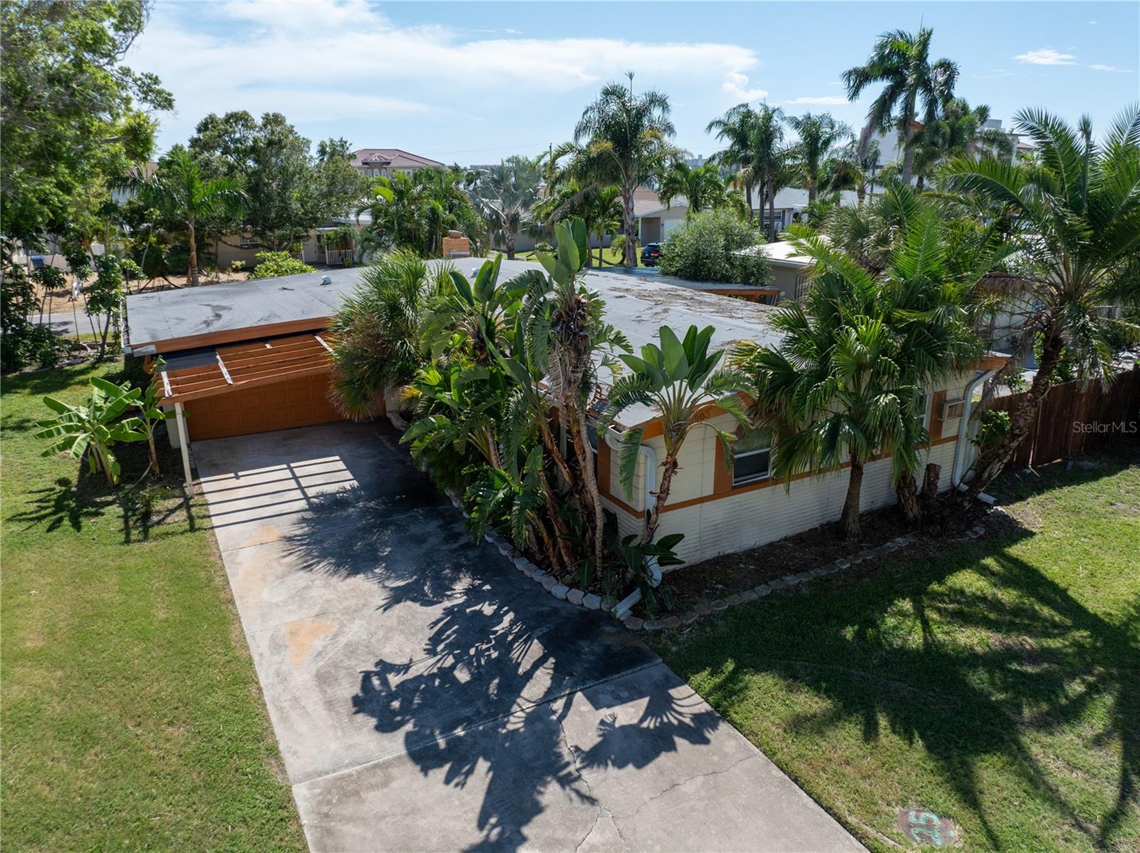 PASADENA ISLE - Residential