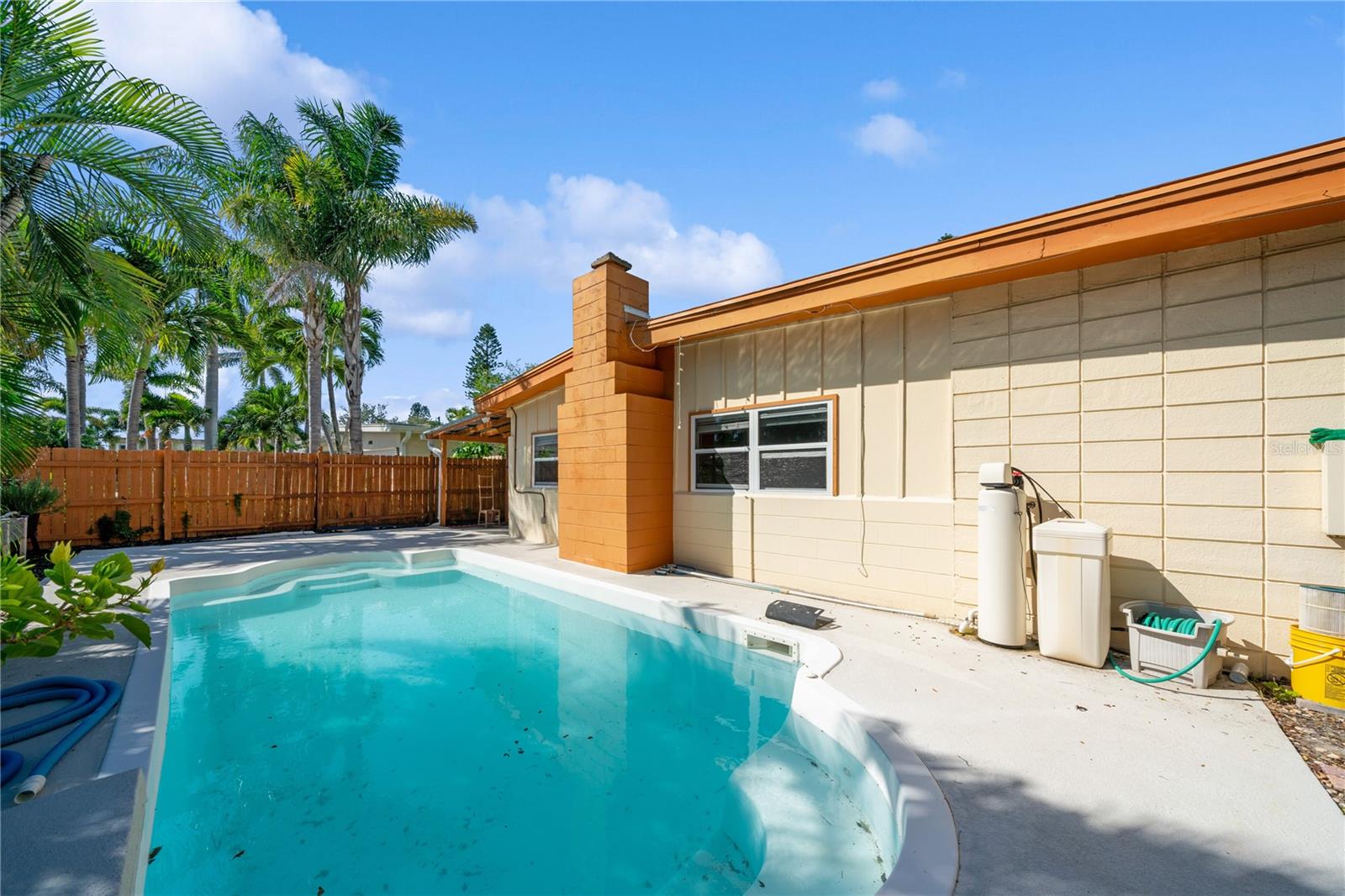 PASADENA ISLE - Residential